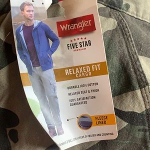 Wrangler Relaxed Fit cargo - fleece- lined men’s pants 32x30